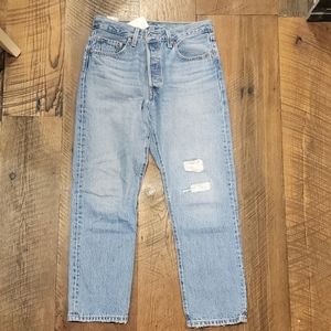 LEVI'S 501 Jeans, W28, L26. Medium wash.